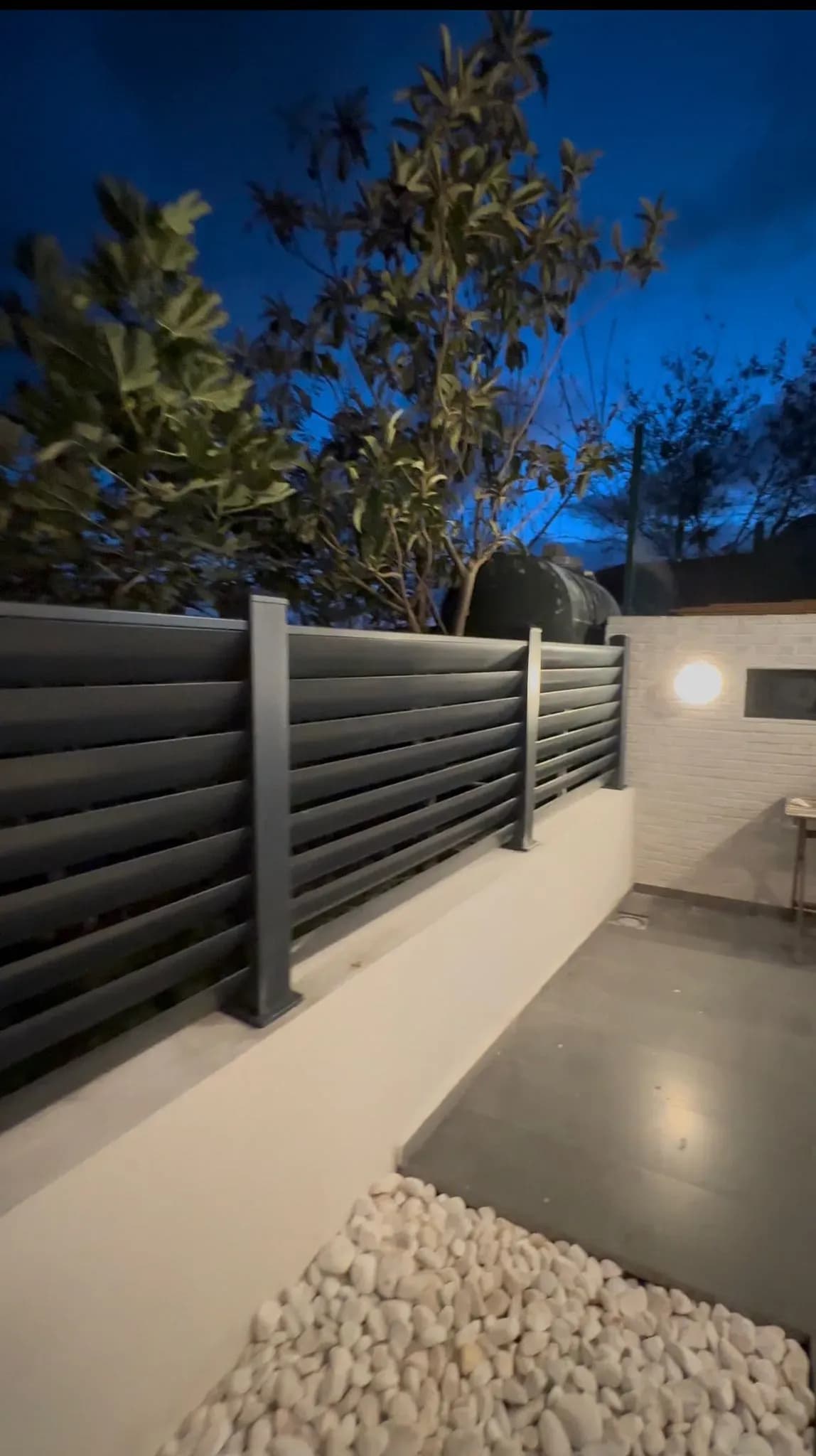 Aluminium fence professional installation service
