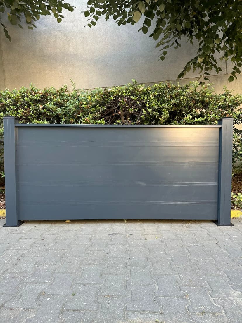Aluminiumzaun vs Holzzaun: Welcher ist besser?