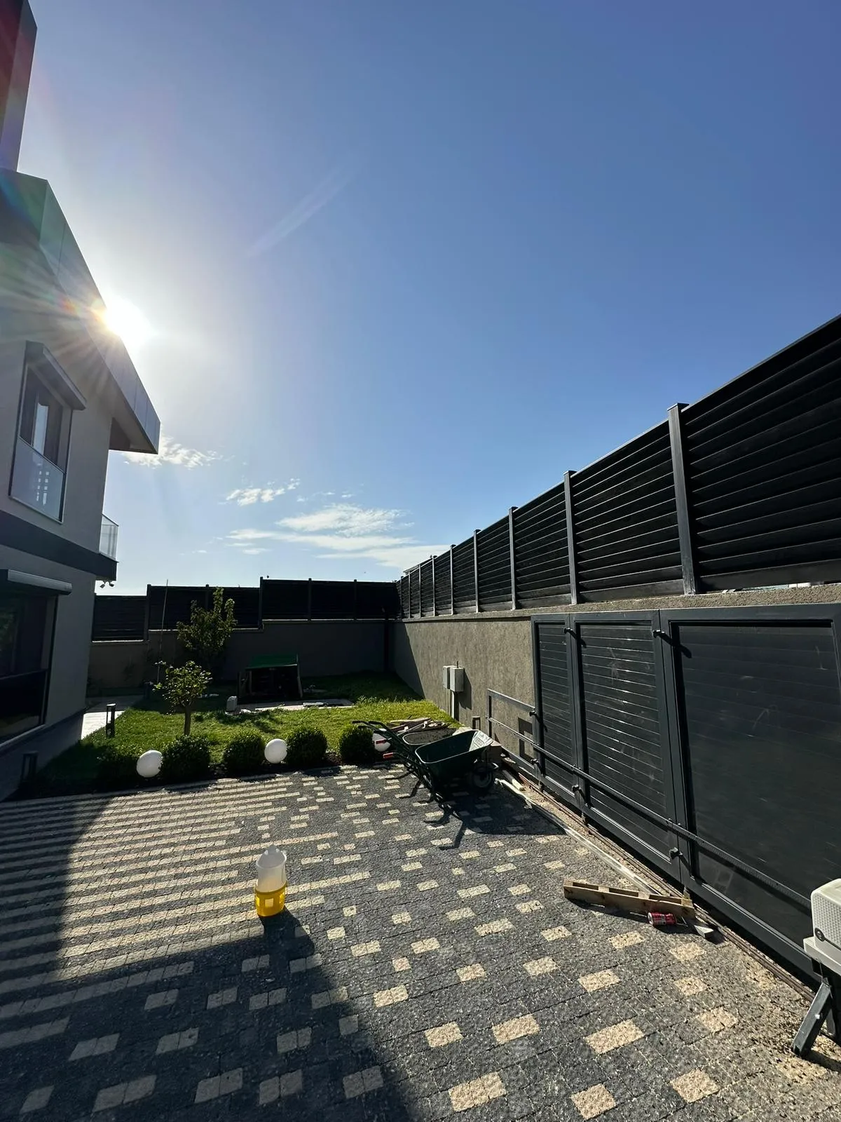 Alüminyum Çit Nedir? Fiyatları, Modelleri ve Avantajları